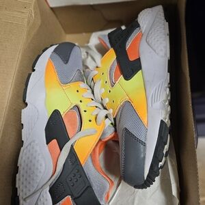 Nike Huarache size 5.5